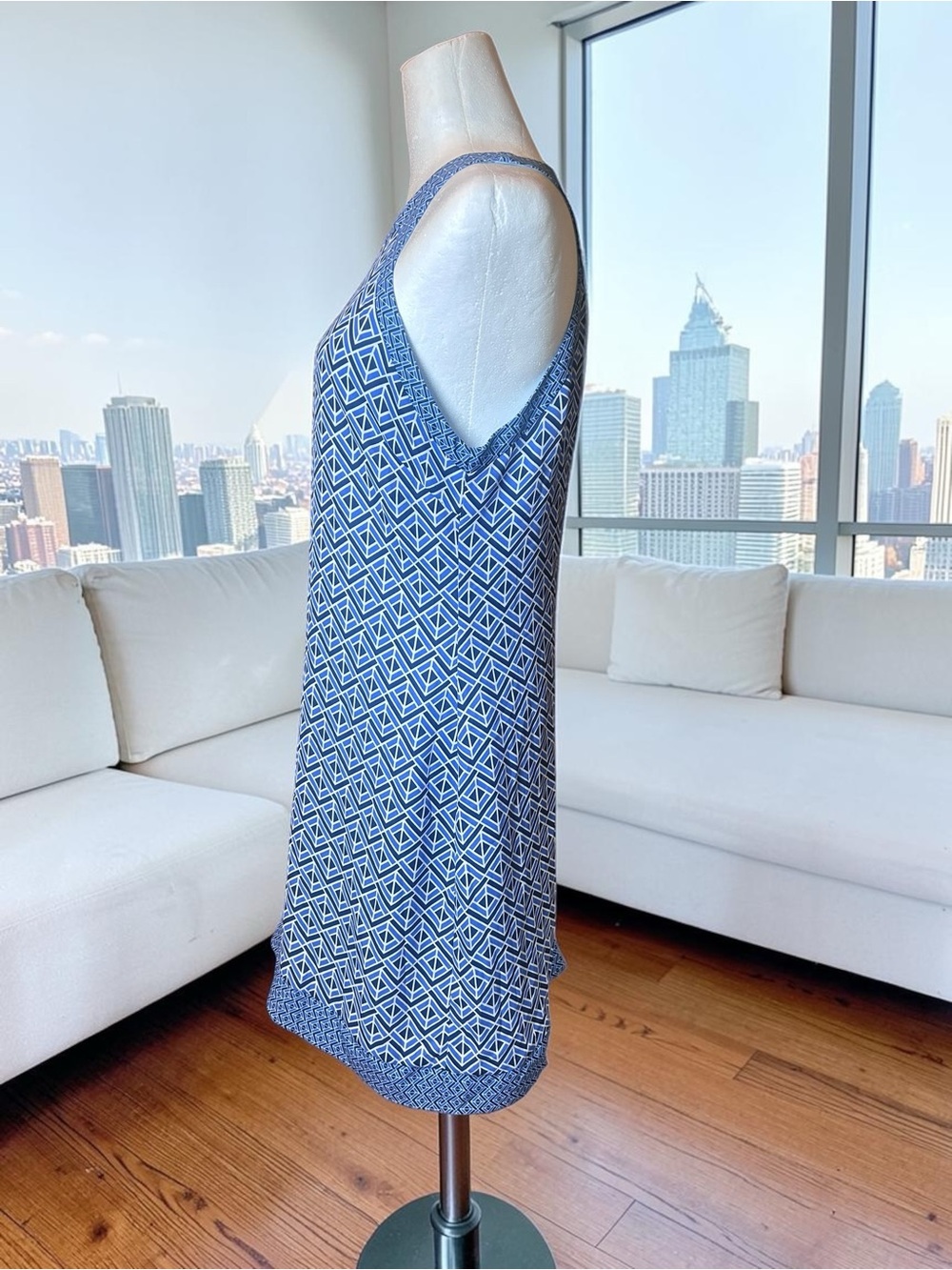 Pink Martini Halter Dress Blue
Geometric Print Size M Lined Summer Shift - Picture 4 of 12